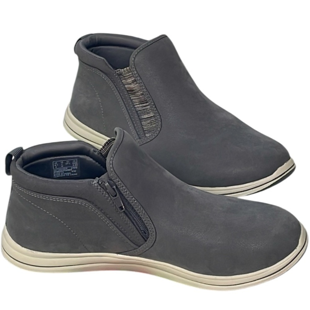 Like New Clarks Cloudsteppers Women’s Gray Breeze Clover Side Zip Booties size 7